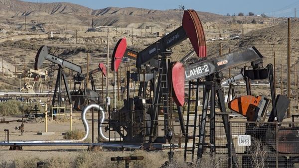 В США заявили об увеличении за неделю добычи нефти на 100 тыс. баррелей в сутки<br />
