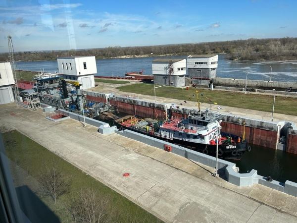 На Кочетовском гидроузле открыли транзитную навигацию в Азово-Донском бассейне