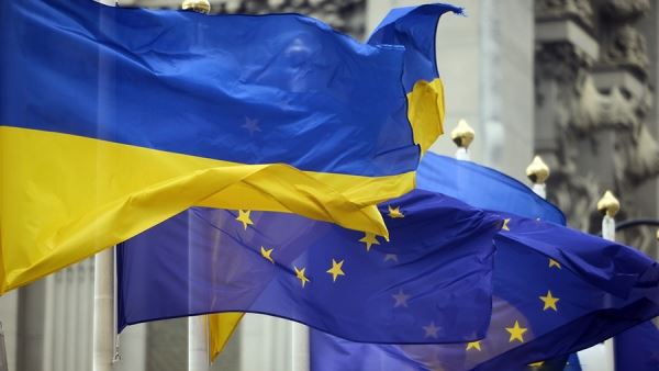 Президент Румынии заявил о поддержке процесса вхождения Украины и Молдавии в ЕС<br />
