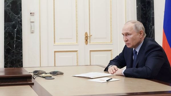 Путин провел совещание в командном пункте СВО в Ростове-на-Дону<br />
