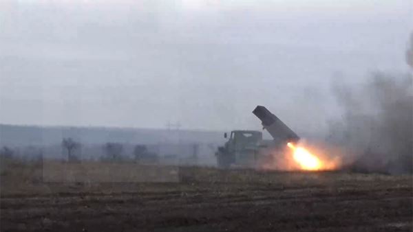 Расчеты РСЗО «Град» ЮВО нанесли удар по позициям украинских боевиков<br />
